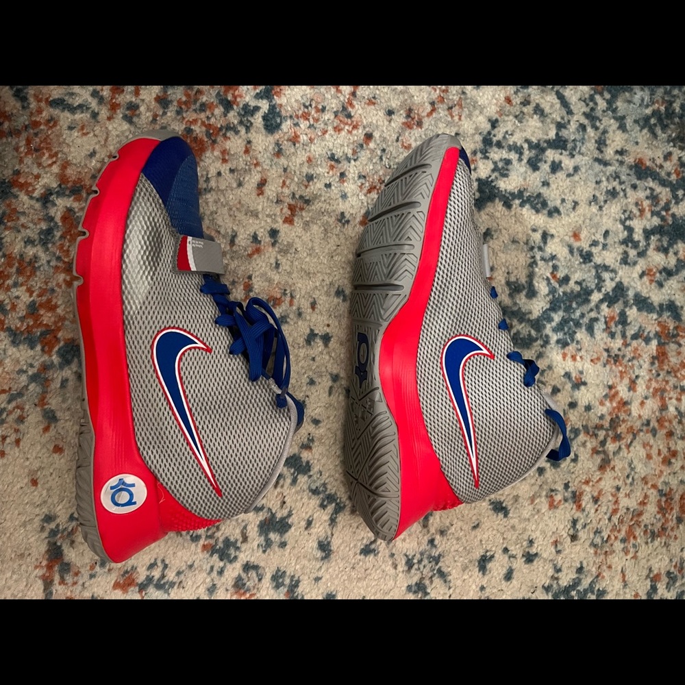 KD 5. Barely worn, sz 9.5